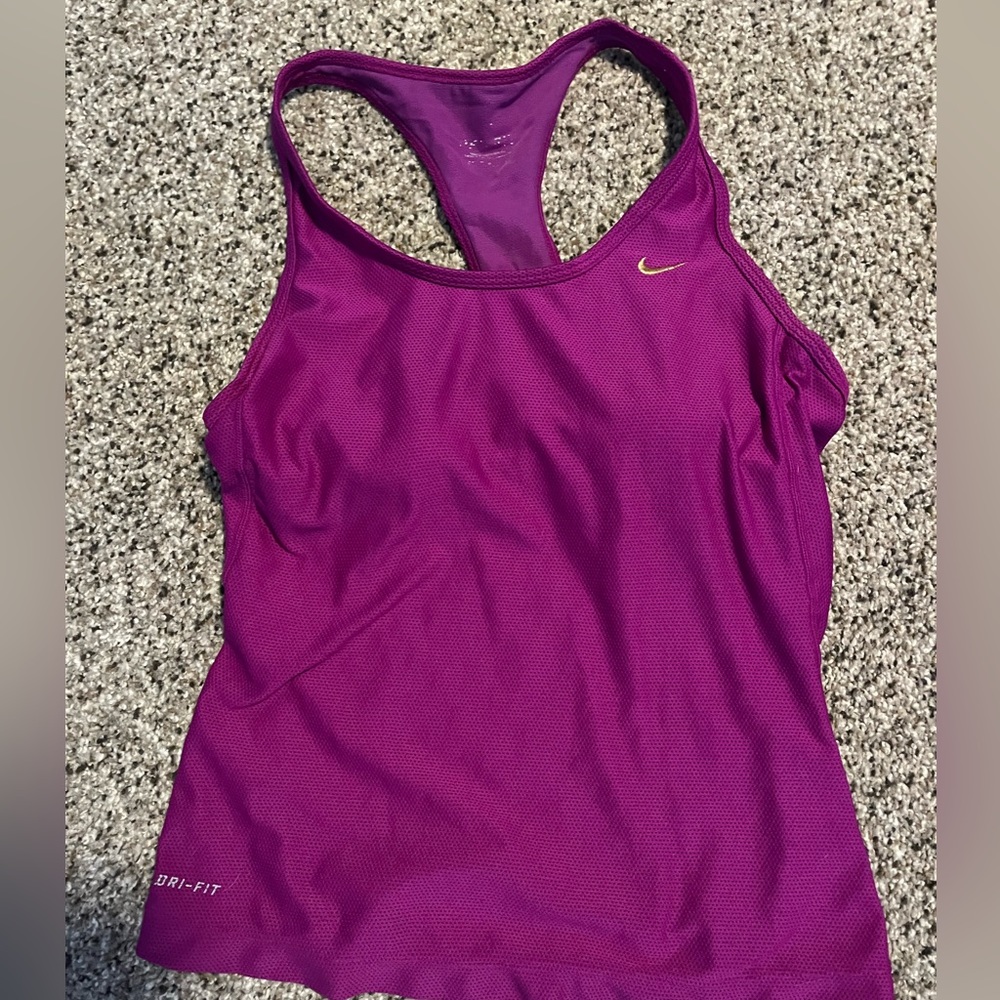 (Bundle 3 for $15) Nike Women small athletic Tank
